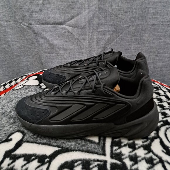 Size 13 adidas Originals Ozelia Men